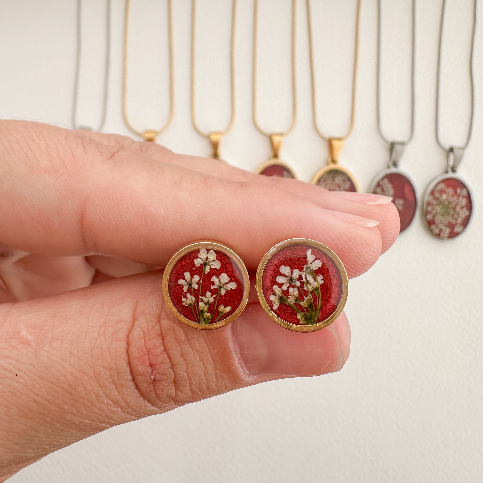 Brinco renda de rainha - vermelho