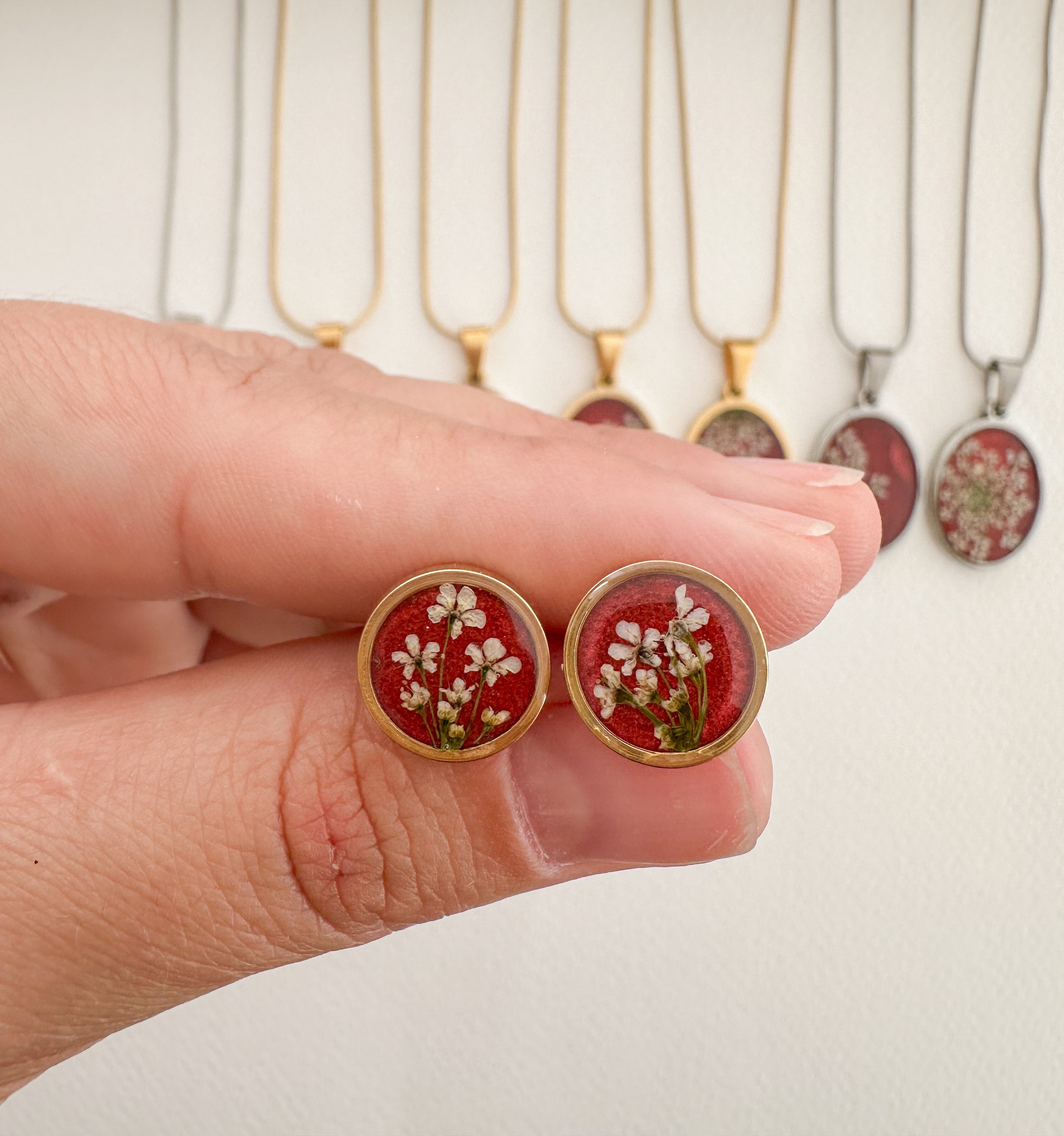 Brinco renda de rainha - vermelho